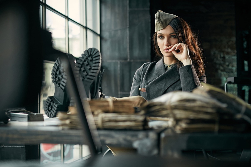 looking away, portrait, model, sitting, hairstyle, young adult, women, brunette, wireless technology, 720P, using phone, young women, beautiful woman