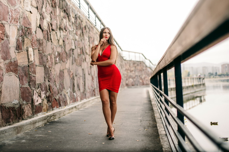 face, model, legs, curvy, 1080P, red dress, women, dress, brunette, feet