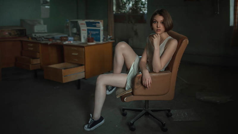 chair, Olga Pushkina, George Chernyadev, 1080P, Ola Pushkina, legs, Retro, room, girl