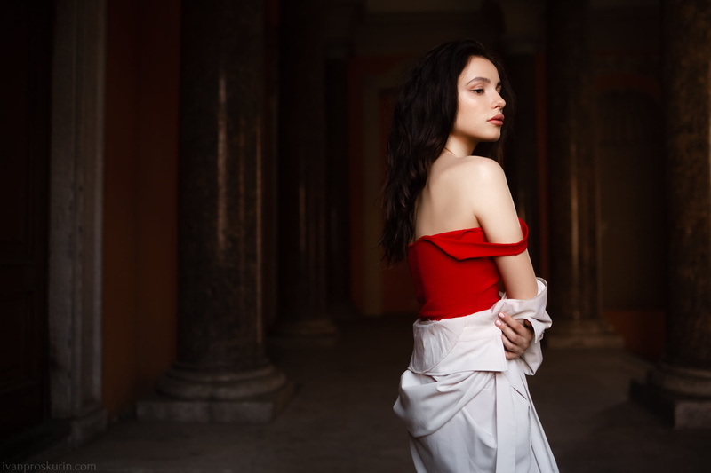 profile, women, indoors, long hair, brunette, coats, looking away, painted nails, 1080P, dress, women indoors, depth of field, Ivan Proskurin, pillar