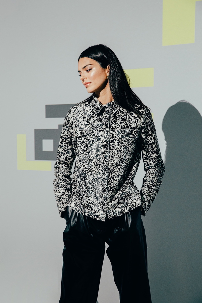 model, 1080P, brunette, Kendall Jenner, hands in pockets, women
