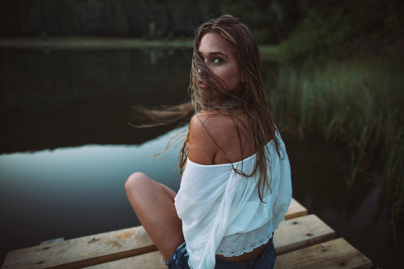 three quarter length, no bra, women, portrait, motion blur, beautiful woman, looking at camera, face, sunset, hairstyle, focus on foreground, wet hair