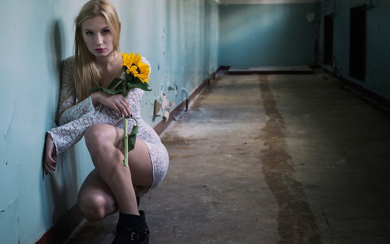 Girl, Flower, Corridor, 2K, Blonde