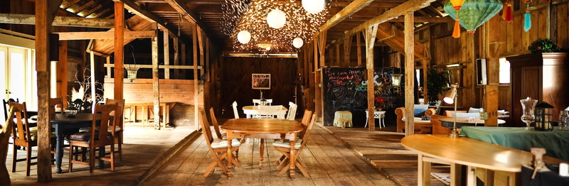 luxury, 2K, sofa, room, food and drink industry, bottle, dwelling, wooden, chandelier, furniture, brown, cafe culture, architecture, house, indoors, lighting equipment