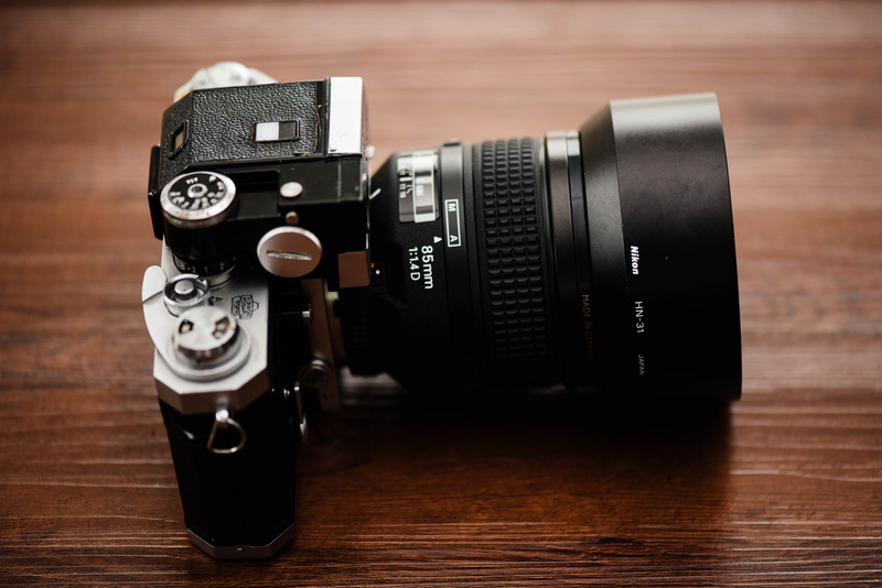 camera, slr, 5K, single object, vintage, table, black, retro styled, nostalgia, movie camera, still life, camera - photographic equipment, no people, digital camera