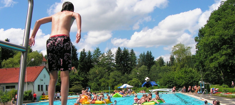 water fun, summer, 1080P, get over, plant, outdoor pool, nature, dared, day, men, tree, water, males, trip, children, fun, people, courageous, group of people
