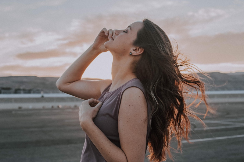 sea, freedom, nature, lasvega, looking, eyes, parkinglot, land, trendy, mountain, style, wearing, daytime, woman, young women, hairstyle, brown hair, one person
