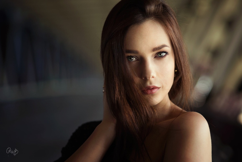 fashion, brunette, auburn hair, looking at camera, adult, beautiful people, blue eyes, young women, headshot, hairstyle, body part, selective, human face