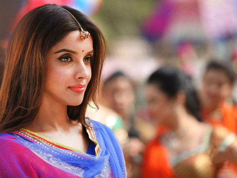 adult, women, hairstyle, looking, Bollywood actresses, looking at camera, young adult, focus on foreground, group of people, young women, people, females