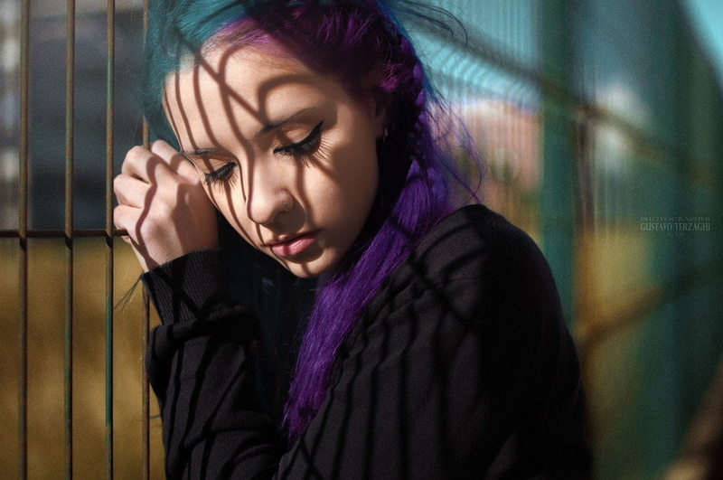 hairstyle, worried, model, headshot, looking down, young women, contemplation, hopelessness, indoors, front view, real people, sadness, 480P, despair