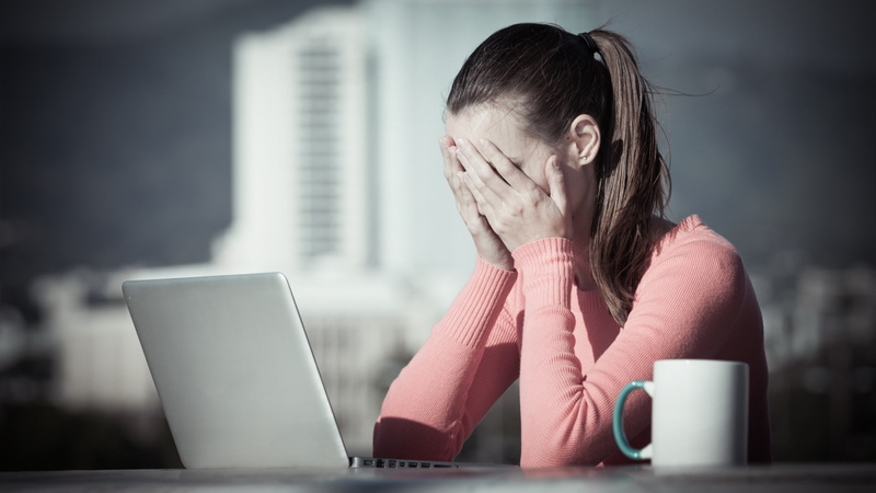 model, ponytail, cup, women, tired, 1080P, laptop