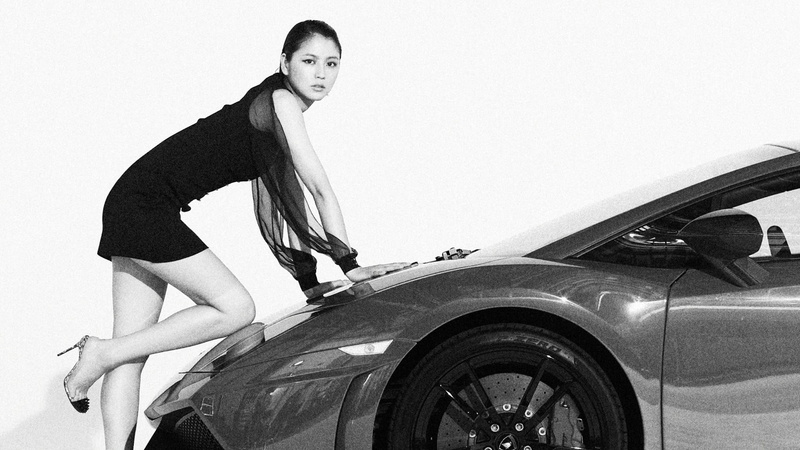 portrait, car, casual clothing, full length, monochrome, motor vehicle, land vehicle, transportation, beautiful woman, three quarter length, mode of transportation