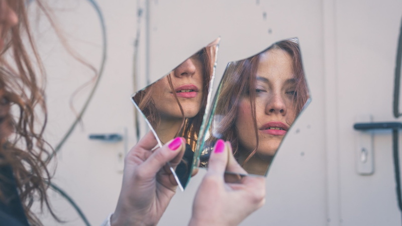 pink nails, 1080P, women, face, mirror, reflection