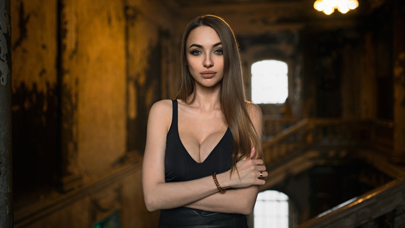 brown hair, 1080P, young adult, beauty, looking at camera, one person, leisure activity, focus on foreground, hairstyle, black dress, front view, skinny