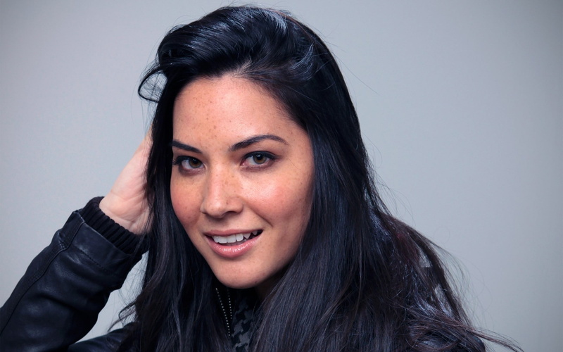 emotion, beauty, gray background, looking at camera, happiness, Olivia Munn, smiling, actress, hair, beautiful woman, indoors, young adult, black hair