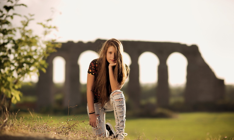blonde, 5K, pants, focus on foreground, torn jeans, nature, lifestyles, standing, young women, grass, outdoors, one person, plant, real people, long hair