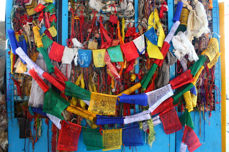 day, tibet, 2K, belief, still life, religion, spiritual, buddhism, outdoors, buddhist, close-up, variation, hanging, ancient, travel, abundance, asia