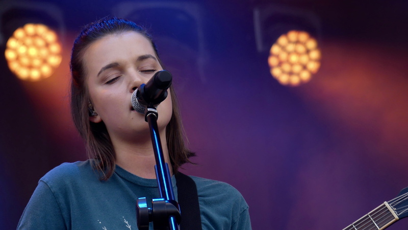 adult, singing, performance, music festival, lotte, occupation, show, singer, artists, music, dance, enjoyment, dj, lights, microphone, live, headshot