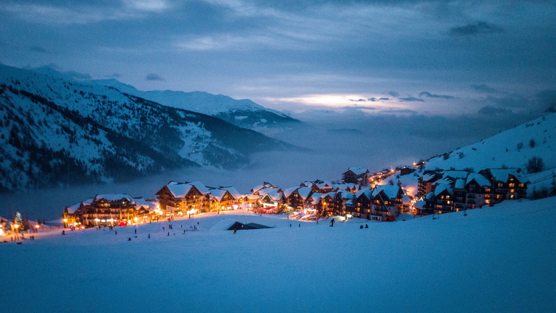 building, cloud, blue, houses, snow, sky, cultures, season, glow, sport, european Alps, christmas, landscape, travel Destinations, orange, winter, 5K