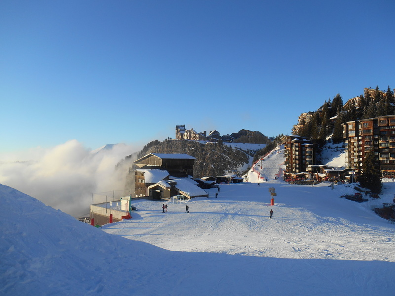 white color, travel destinations, avoriaz, sunlight, building exterior, sport, winter sport, white, built structure, nature, fun, ski, beauty in nature