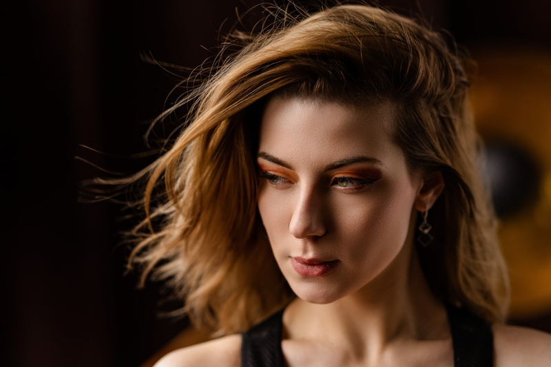 green eyes, model, earring, indoors, women, blonde, women indoors, 2K, Ilya Pistoletov, face, looking away, eyeliner, portrait, depth of field, smiling