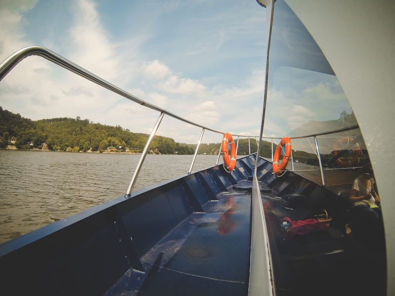 explore, yacht, 4K, one person, tranquil, relaxation, serene, joy, sail, lifestyles, boat, peaceful, cloud - sky, happy, mode of transportation, nature