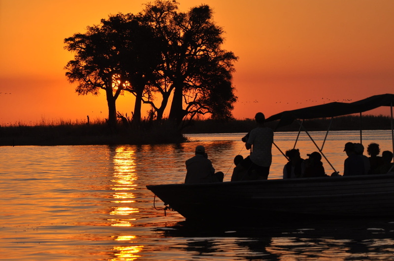 dom, dawn, landscape, sky, lifestyles, summer, sun, tourism, natural, happy, dusk, boat, orange color, plant, river, nature, lake, water, group of people