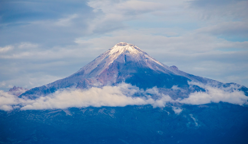motan, cloud - sky, mountain peak, snowcapped mountain, orizaba, hiking, snow, winter, majestic, cold temperature, scenics - nature, volcano, mountain range