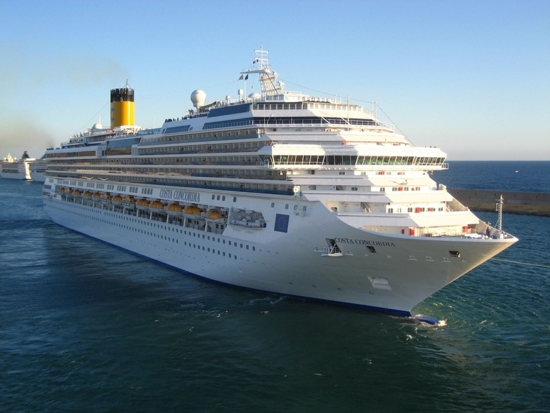water, 1080P, yacht, costa concordia, ship, nautical vessel, no people, luxury, passenger craft, travel, outdoors, mode of transportation, sky, sea, sailing