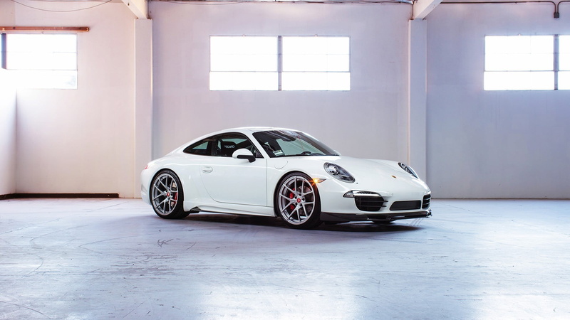 hatchback, wealth, sparse, architecture, sports car, car, no people, 1080P, mode of transportation, day, white cars, indoors, luxury, modern, door, transportation
