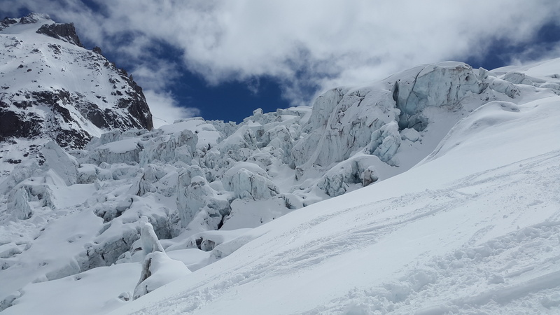 extreme weather, high, crevasses, france, sky, non-urban scene, glacier crash, chamonix, frozen, environment, snowcapped mountain, snowing, summit, mountaineering