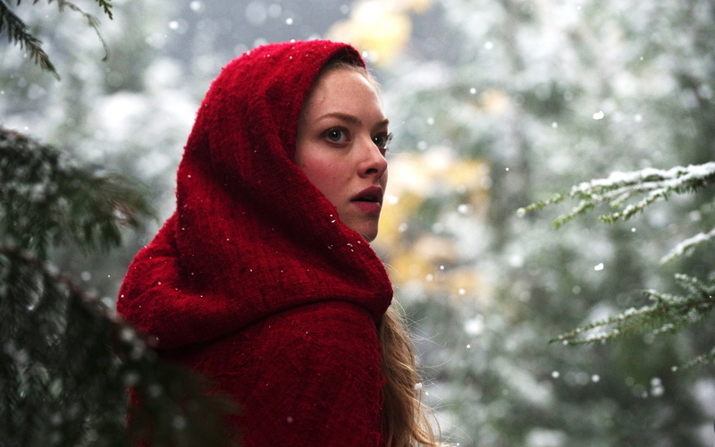 seyfried, 2K, riding, hood, amanda, ama, red
