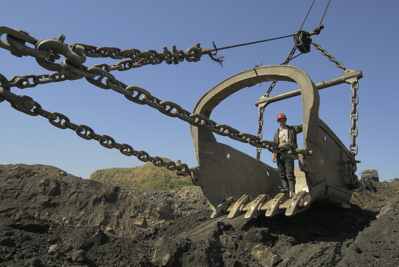 fuel, men, mountain, hard labour, energy, low angle view, 4K, Industry, mine, people, one person, walking excavator bucket, man, effort, rock - object