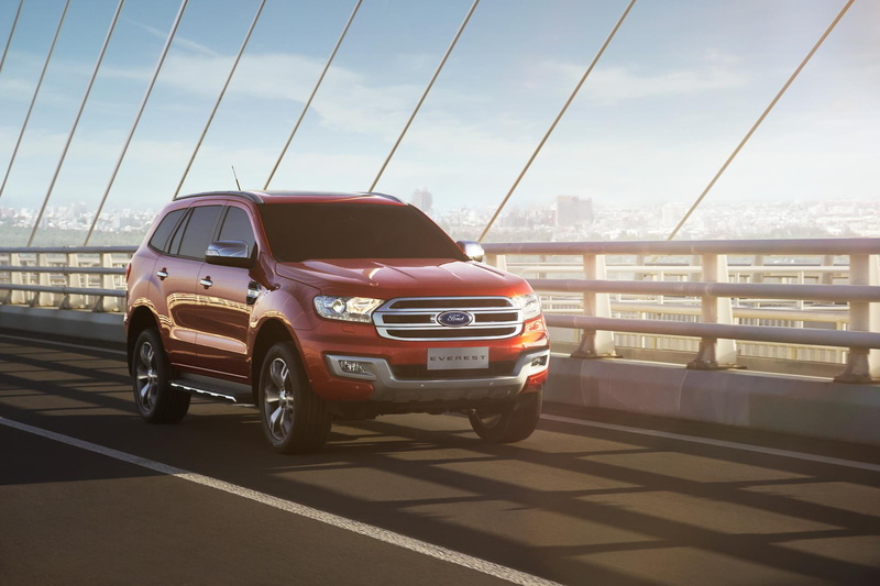 outdoors, travel, suv, land vehicle, road, railing, architecture, sunlight, 1080P, mode of transportation, nature, ford, shadow, retro styled, day, stationary
