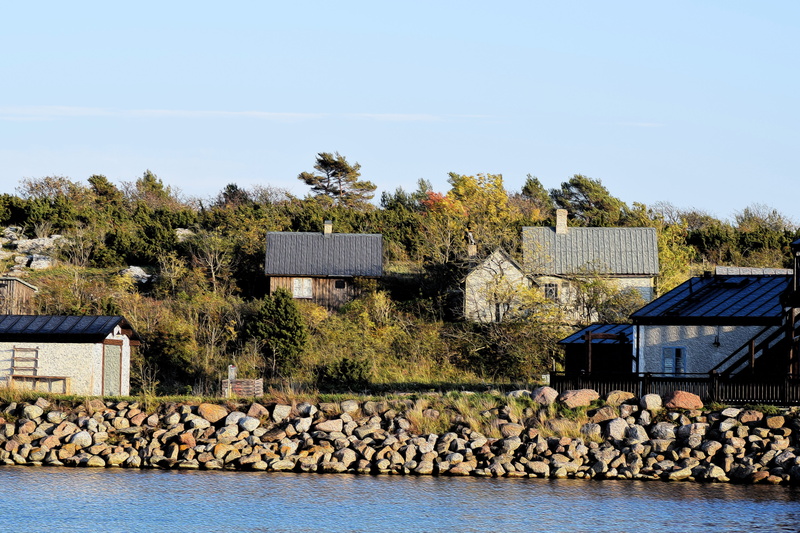 building, built structure, house, water, nature, roof, residential district, port, day, sky, lake, 5K, gotland, architecture, clear sky, outdoors, tree