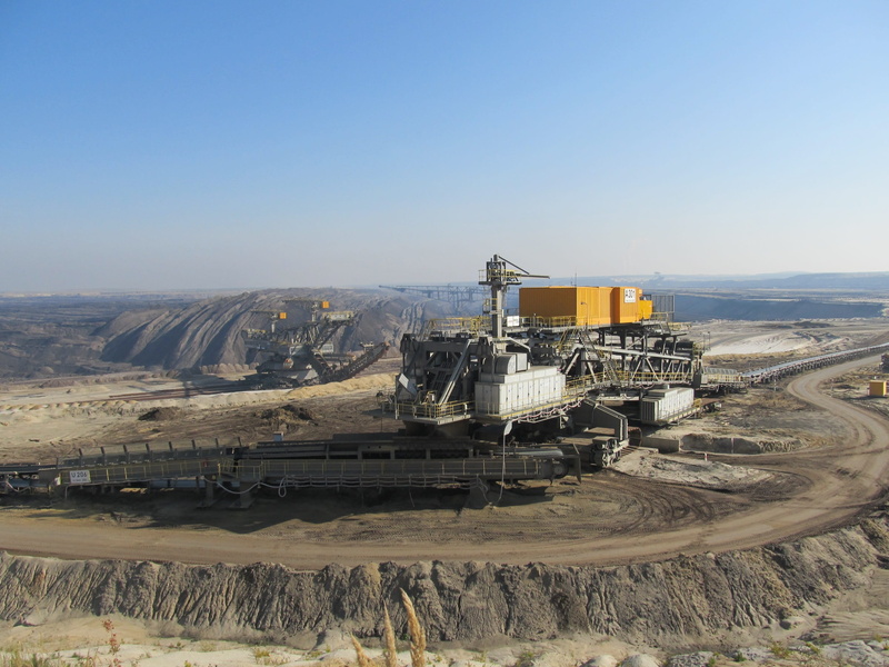 outdoors, oil industry, pollution, aerial photography, construction machinery, brown coal, coal, nature, open pit mining, machinery, coal mine, mine, environment