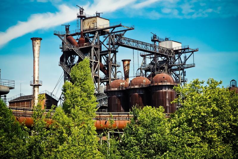 old building, stainless, industry, facade, technology, steel, cloud - sky, outdoors, photography, ruins, factory building, industrial architecture, heavy industry