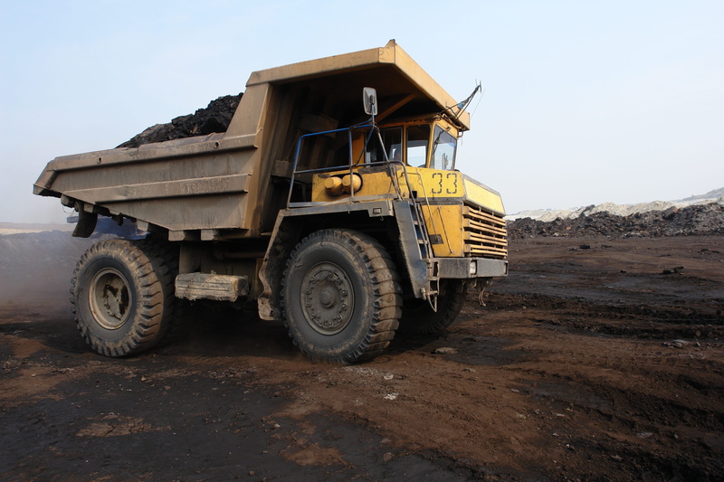 4K, transportation, dirt, dump truck, quarry, no people, mining, road, construction vehicle, mode of transportation, outdoors, dirt road, land vehicle