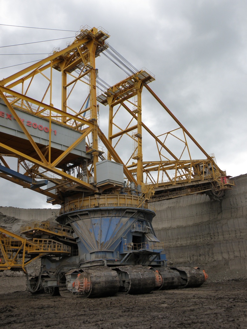 surface, technology, mine, metal industry, no people, sky, coal, 2K, transportation, nature, built structure, extraction, quarry, industry, factory, machinery