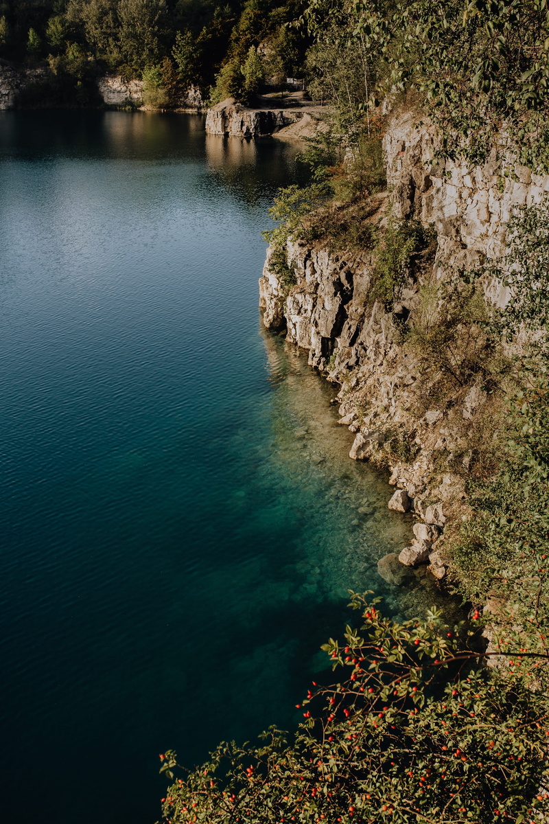 beauty in nature, land, wek, nature, no people, 4K, flooded, Poland, growth, reservoir, old, cliff, rock, water, limestone, tree, krakow, quarry, cracow