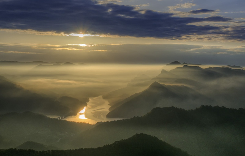 tranquility, 1080P, nature, idyllic, outdoors, cloud - sky, scenics - nature, sun rays, environment, tranquil scene, hazy, mountain, sky, valley, landscape