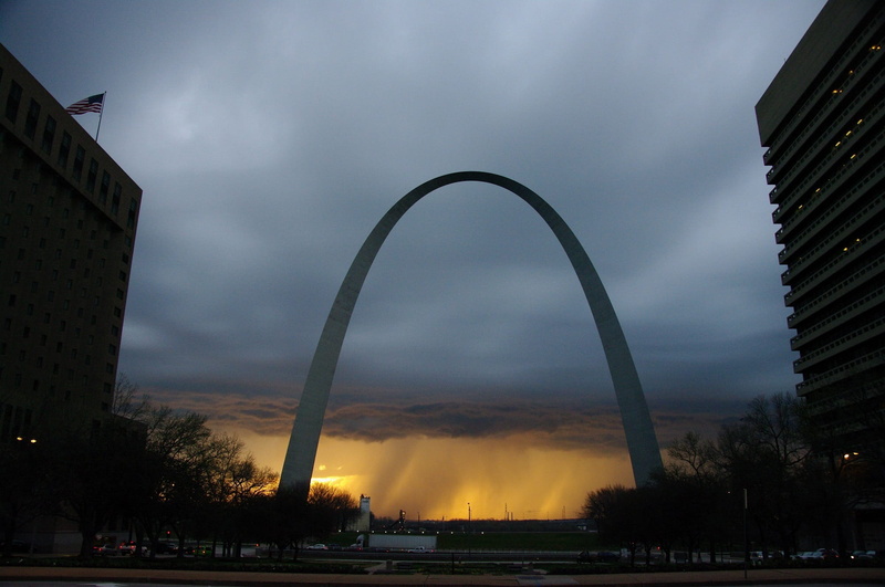 gateway to the west, West, water, metal, low angle view, monument, silhouette, scenic, outdoors, historic, park, nature, arch, riverfront, urban, skyline