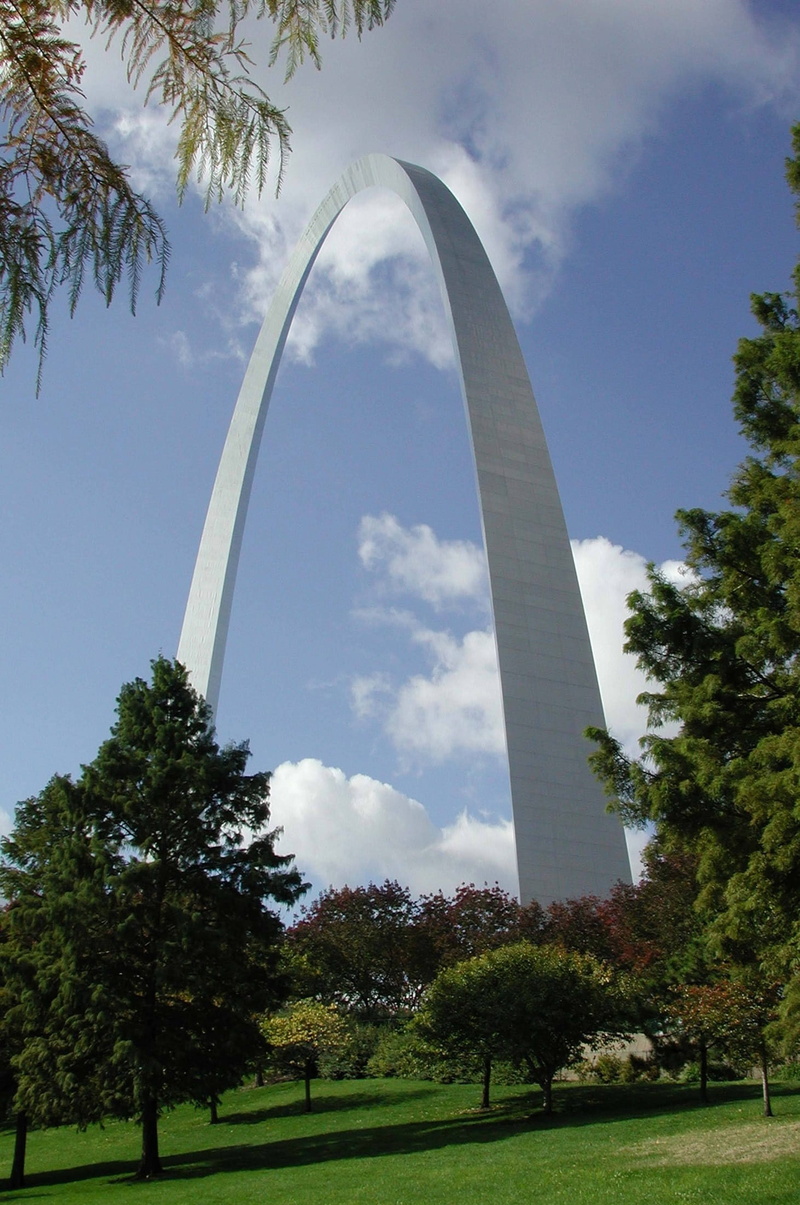 urban, jefferson memorial, architecture, metal, tree, riverfront, sky, tropical climate, mississippi river, national park, history, travel, outdoors, grass