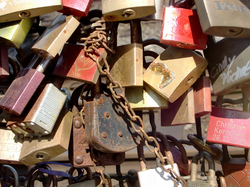 cologne, focus on foreground, love symbol, hohenzollern bridge, outdoors, padlock, protection, day, connection, choice, padlocks, love lock, love, friendship