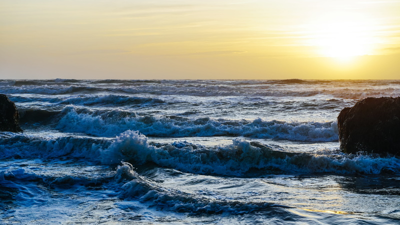 sky, flowing water, nature, scenics - nature, rock, spiaggia, motion, sea, wave, water, idyllic, outdoors, sport, solid, breaking, land, 5K, horizon over water