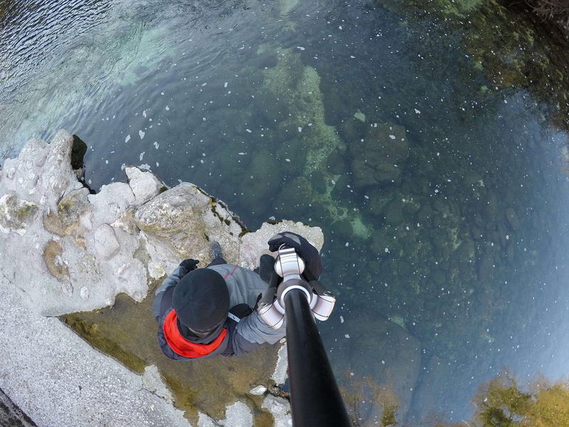 real people, stagione, beauty in nature, technology, day, men, rock, activity, fiume, outdoors, rybak viktor, inverno, selfie, sea, 1080P, water, high angle view