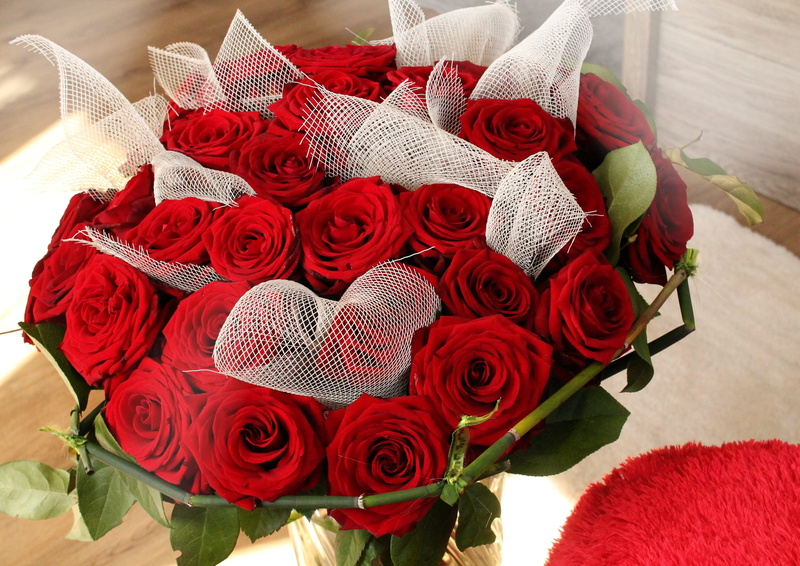 plant, petal, softness, red rose, romantic, love, no people, rose - flower, flower head, bouquet, romance, inflorescence, nature, fragility, flowers, high angle view