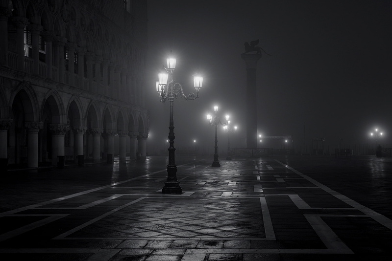 light - Natural Phenomenon, night, light, road marking, europe, travel, 1080P, history, illuminated, cityscape, absence, building exterior, street, black and white