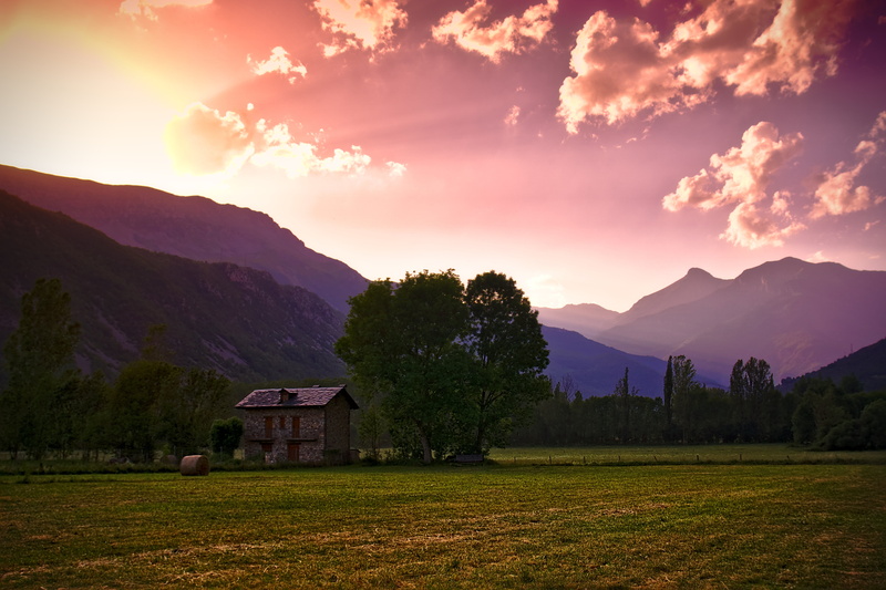sky, green, green grass, grass field, crepuscular rays, rural Scene, middle, summer, scenics, clouds, darktable, field, meadow, house, nature, hay, outdoors