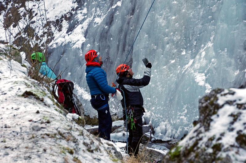 beauty in nature, solid, 2K, rock - object, mountain climbing, mountain range, veneto, italy, malga ciapela, adventure, winter sports, climbing, marmolada